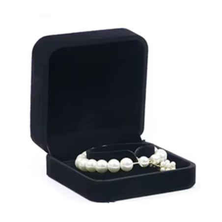 Sametová krabička na náramek černá