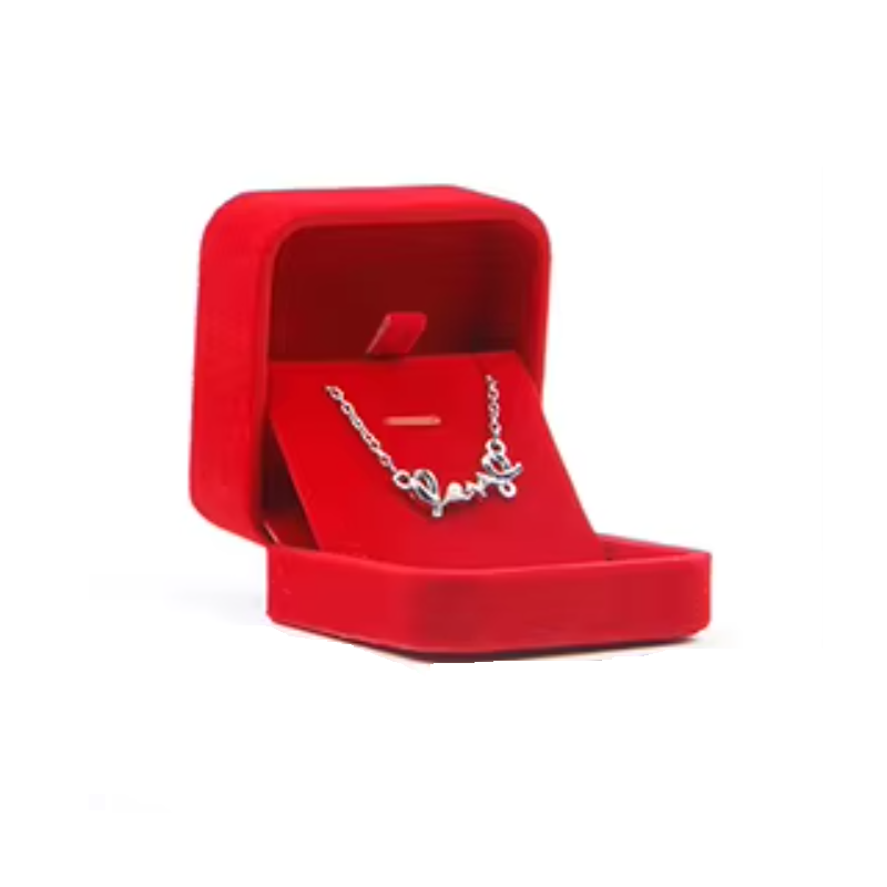 Sametová krabička na přívěšek malá červená