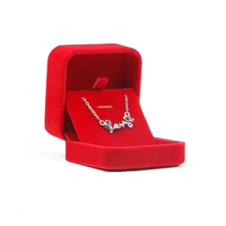 Sametová krabička na přívěšek malá červená